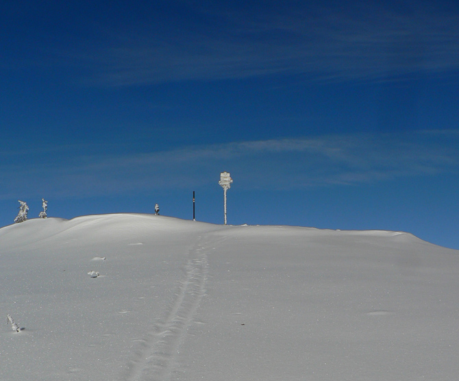 modrobiely-skialpovy-den-na-hrebeni-malej-fatry