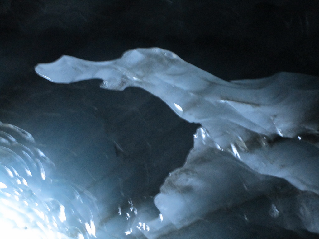 ladovcova-jaskyna-vo-val-roseg-ii-video