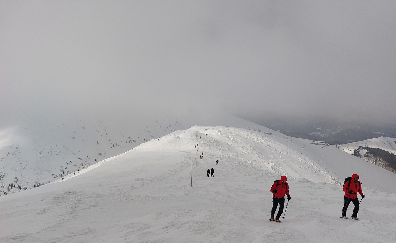 Dole,_skoro_až_do_sedla,_som_zišiel_radšej_peši,_ako_väčšina_protiidúcich.