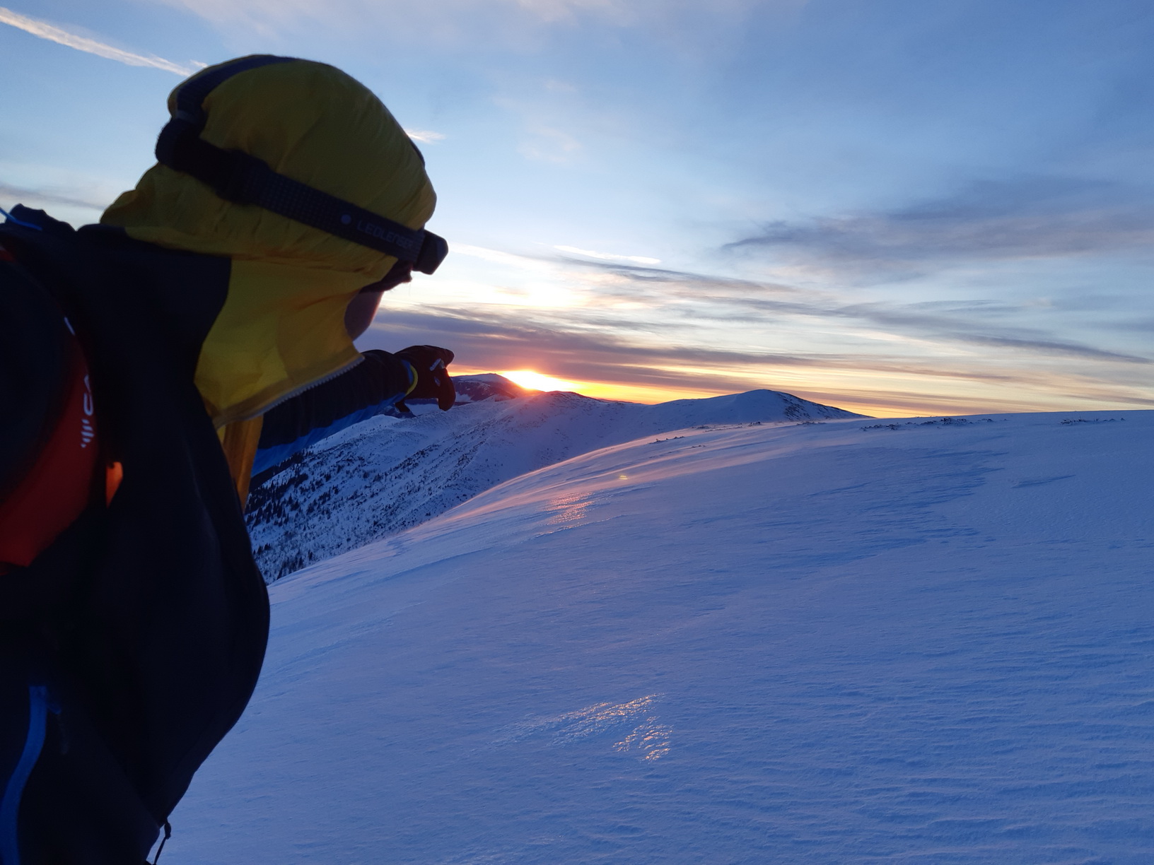 nonstop-zimny-prechod-hrebena-nizkych-tatier-na-lyziach-