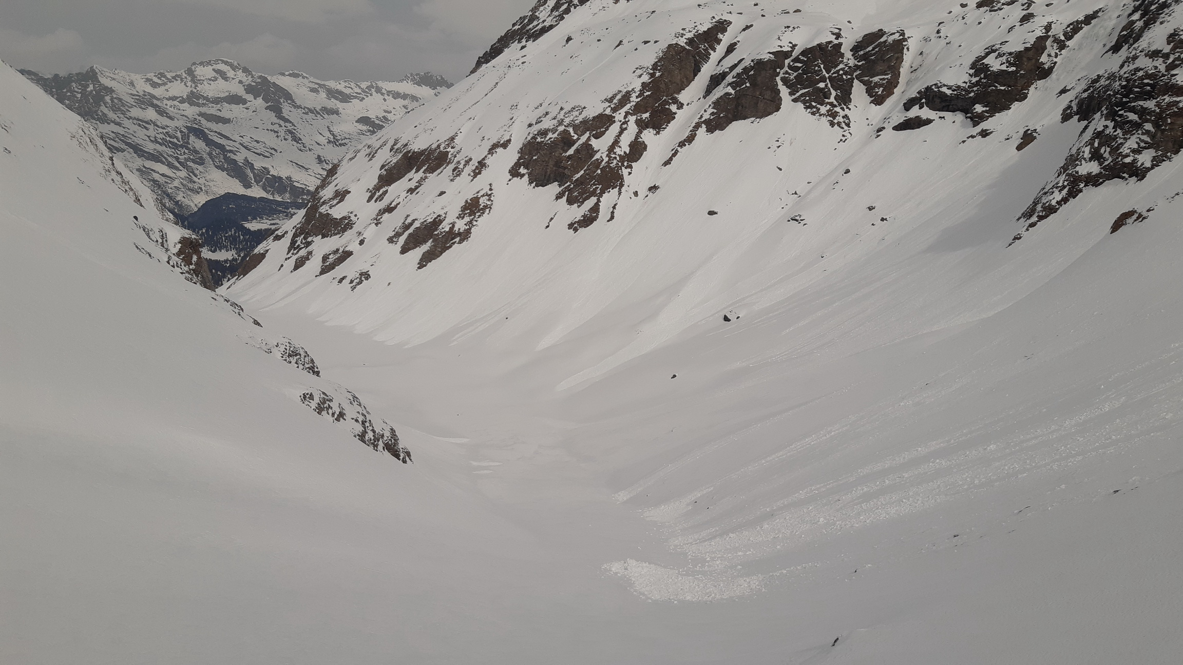 úzka_dolina_vyžaduje_stabilné_podmienky