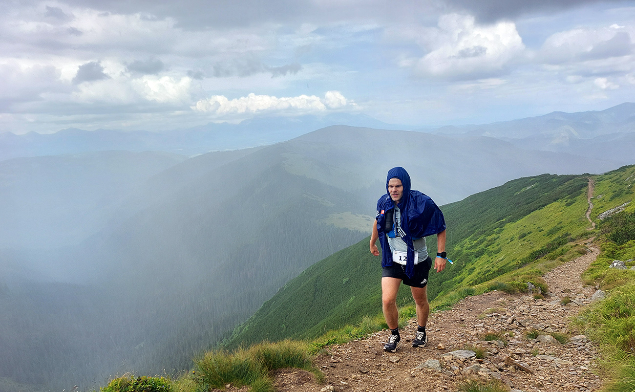 Po_sprchovaní_pod_Besnou._Lejak_už_tiahne_dole_Štiavnicou_na_Liptov.