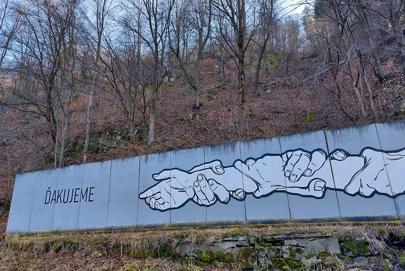 ...a nazad aj popod tento zaujímavý odkaz. ...a_nazad_aj_popod_tento_zaujímavý_odkaz.