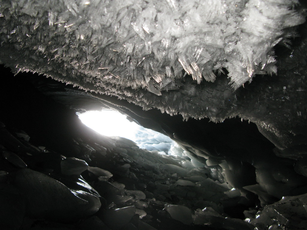 ladovcova-jaskyna-nad-suldenom